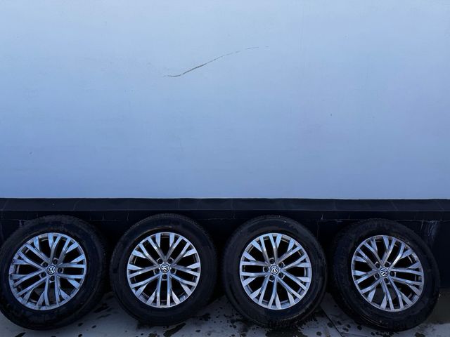 Venta de 4 llantas para Volkswagen Touareg