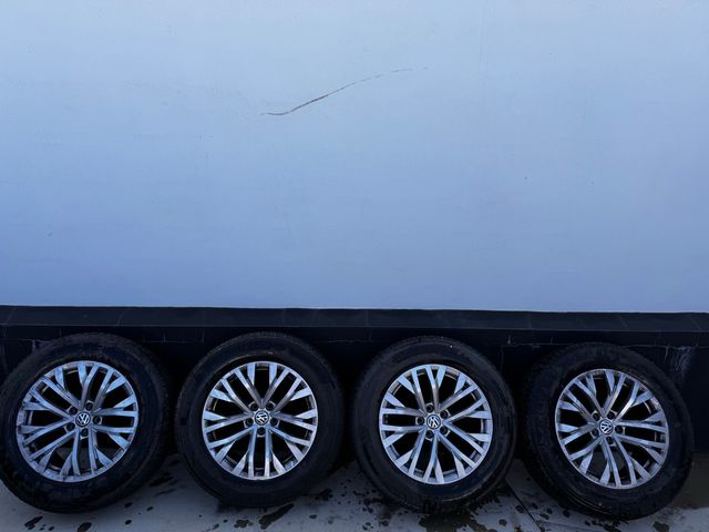 Venta de 4 llantas para Volkswagen Touareg
