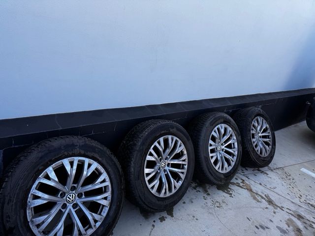 Venta de 4 llantas para Volkswagen Touareg