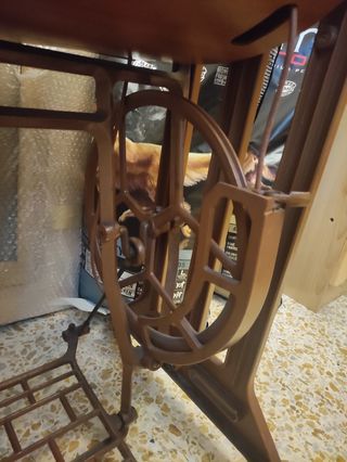 Maquina coser Alfa antigua