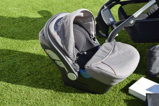 Coche de bebé Silver Cross Wave: completo