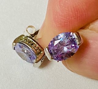 Pendientes de circonitas violetas en plata ley 925
