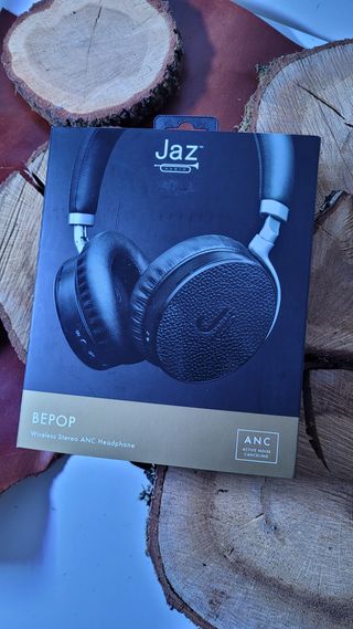 Auriculares inalámbricos Jaz Bepop en su caja