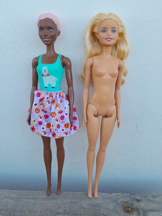 Lote barbie + uniforme Barbie azafata iberia