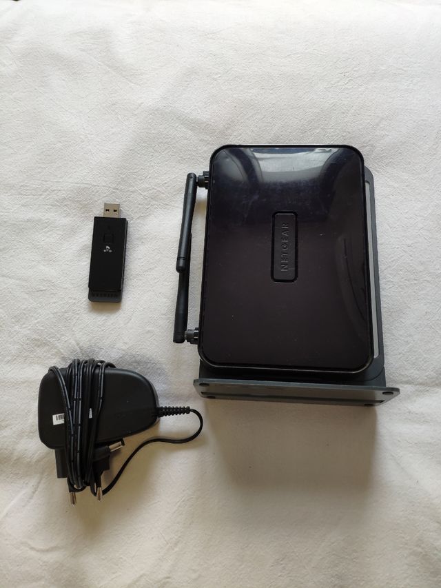 Modem router Netgear DGN2200