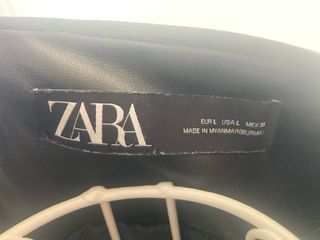 Cazadora de poli piel de Zara