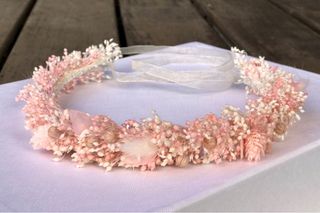 Corona de flores preservadas