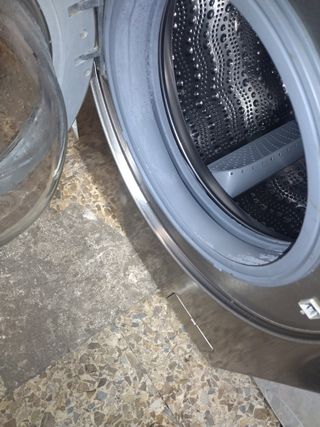 Lavadora acero reacondicionada.