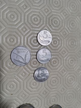 250 g lire Italia (45 pz) + San Marino (2 pz)