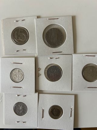49 Monedas diferentes paises