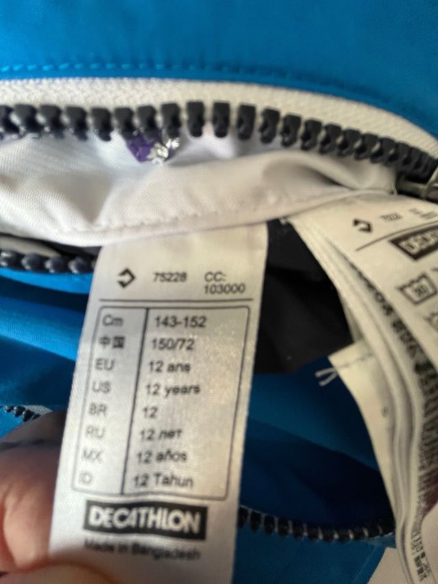 Cortavientos azul niño