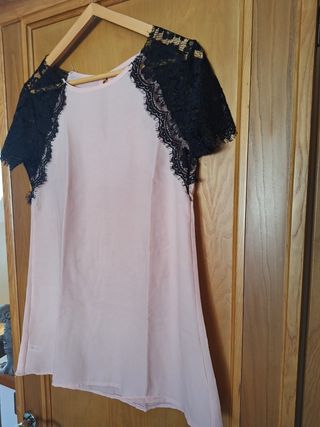 Blusa larga con encaje