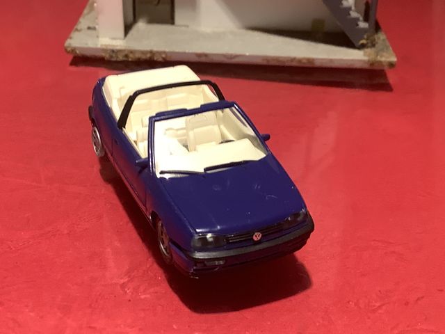 COCHE VOLKSWAGEN GOLF CABRIO 1/87 HERPA