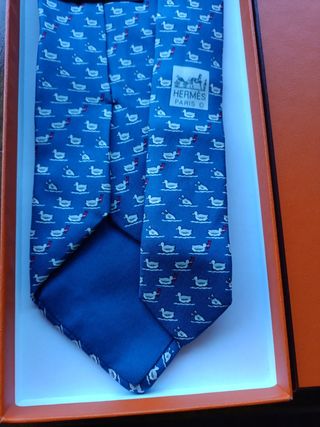 Cravatta Hermes di seta senza scatola