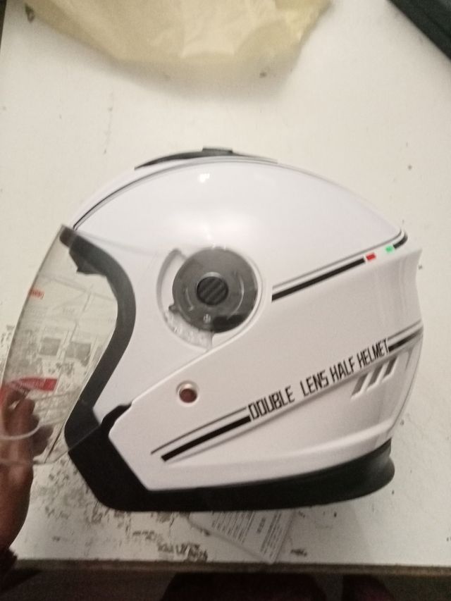 Casco nuevo blanco