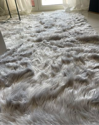 Tappeto grigio perla ecopelliccia 