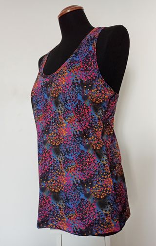 Top sportivo multicolor