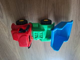 Camiones de tamaño grande 40cm x 40cm aprox.