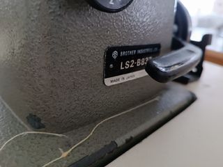 Máquina de coser industrial Brother LS2 B837