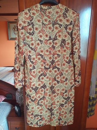 Chaquetón de encaje más regalo.