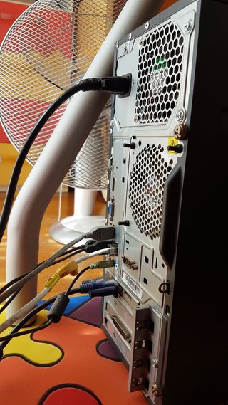 PC Fisso Lenovo + Monitor Philips 23.5 pollici