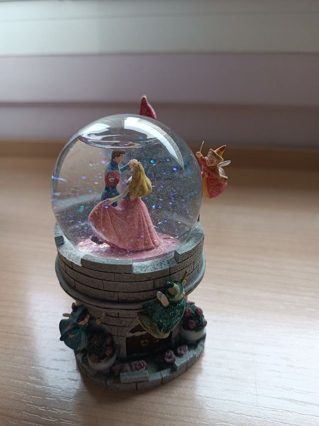 Bola de cristal bella durmiente