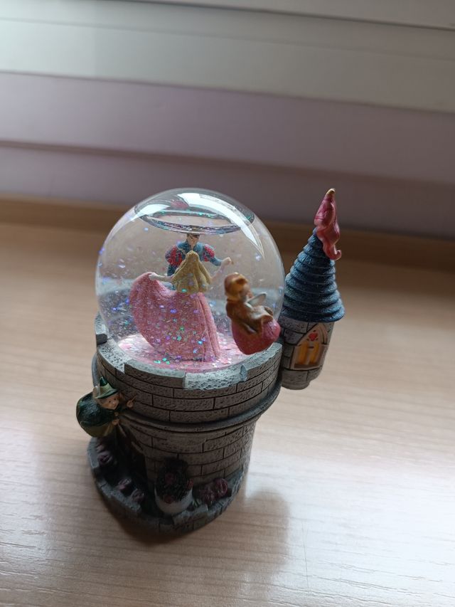 Bola de cristal bella durmiente