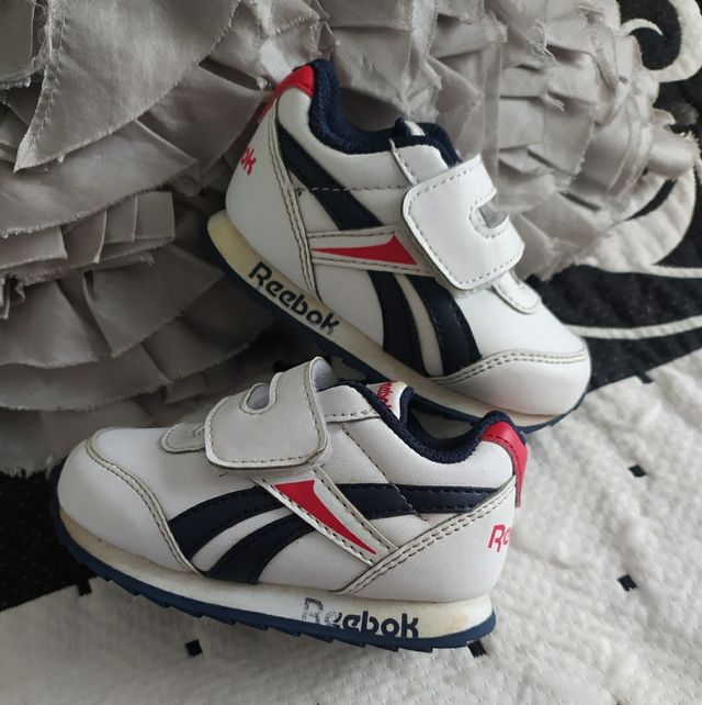 Vendo scarpe da ginnastica per ragazzi