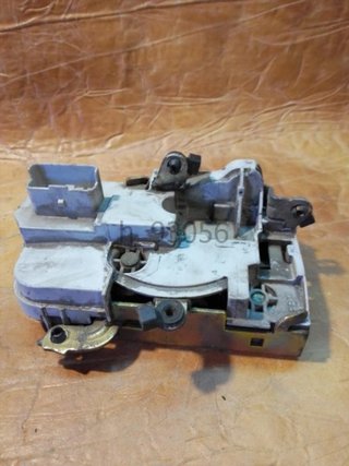 Cerradura puerta delantera derecha Peugeot h_93056