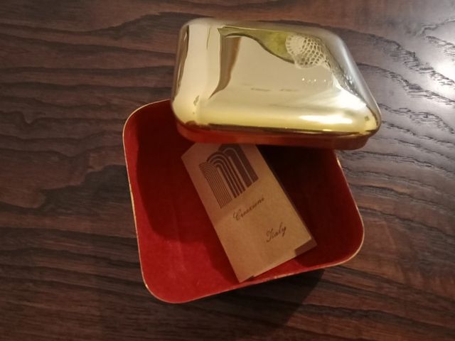 Piccolo portagioie in ottone 