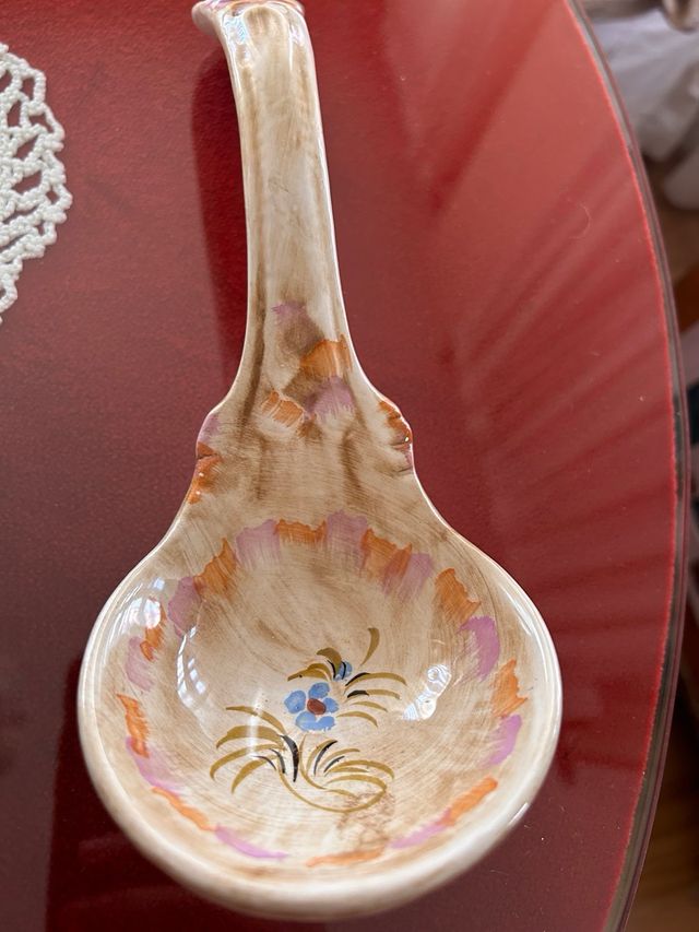 Sopera con bandeja y cucharon