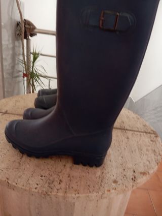 Bota agua 36 a estrenar