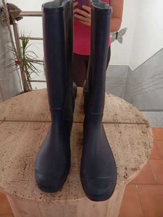 Bota agua 36 a estrenar