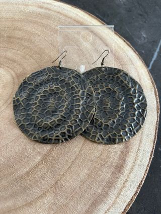 Pendientes largos dorados