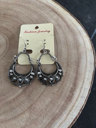 Pendientes largos plateados