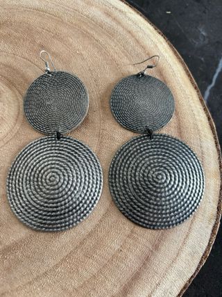 Pendientes largos plateados