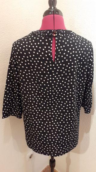 Blusa lunares
