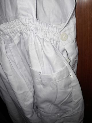 Peto blanco unixes con goma a los lados