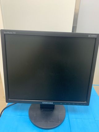 4 Pantalla LCD samsung sync master 743