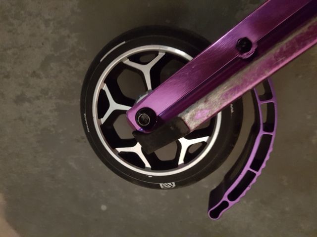 Patinete con freno y suspensión