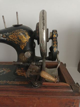 Maquina de coser Singer antigua