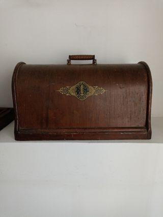 Maquina de coser Singer antigua