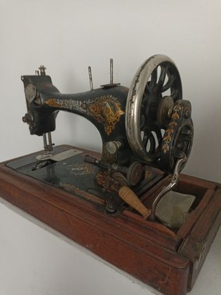 Maquina de coser Singer antigua