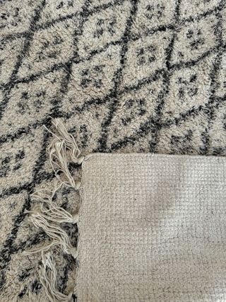 Alfombra seminueva rizo de black velvet 120x180