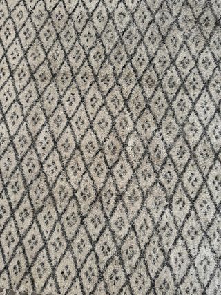 Alfombra seminueva rizo de black velvet 120x180