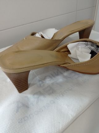Mules tacón medio