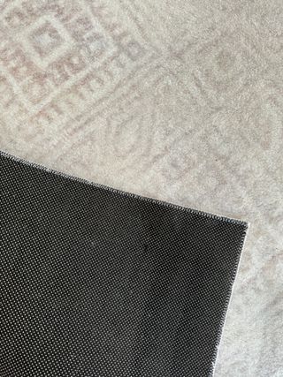 Alfombra suave de pelo corto beige dibujo