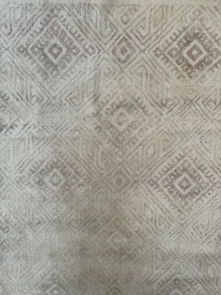 Alfombra suave de pelo corto beige dibujo