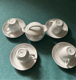 Servito da 4 per caffe’ in porcellana