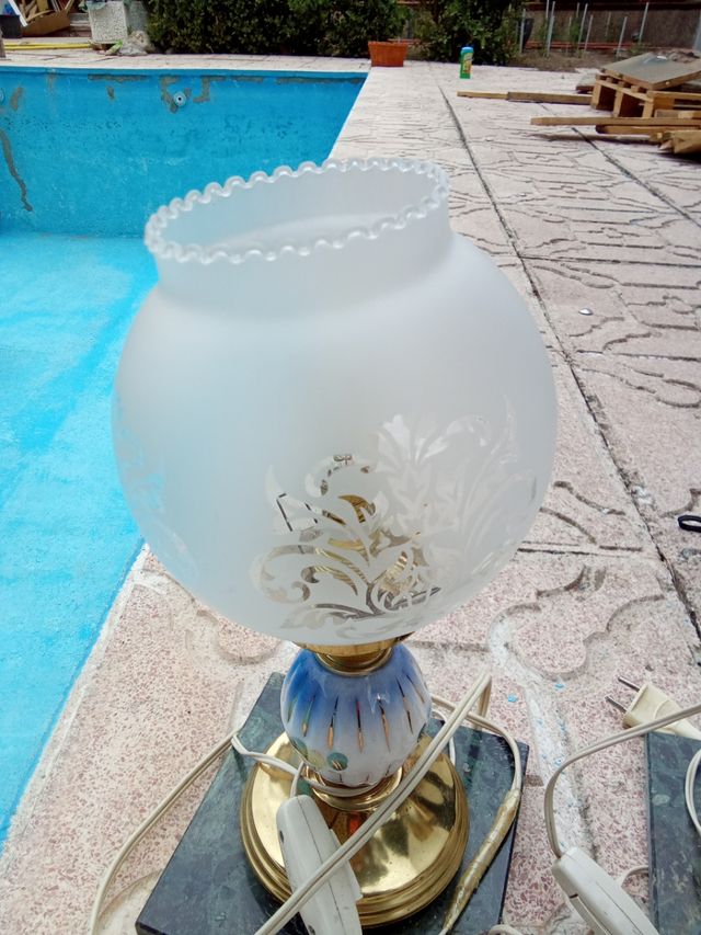 Dos lámparas mesa,tulipas